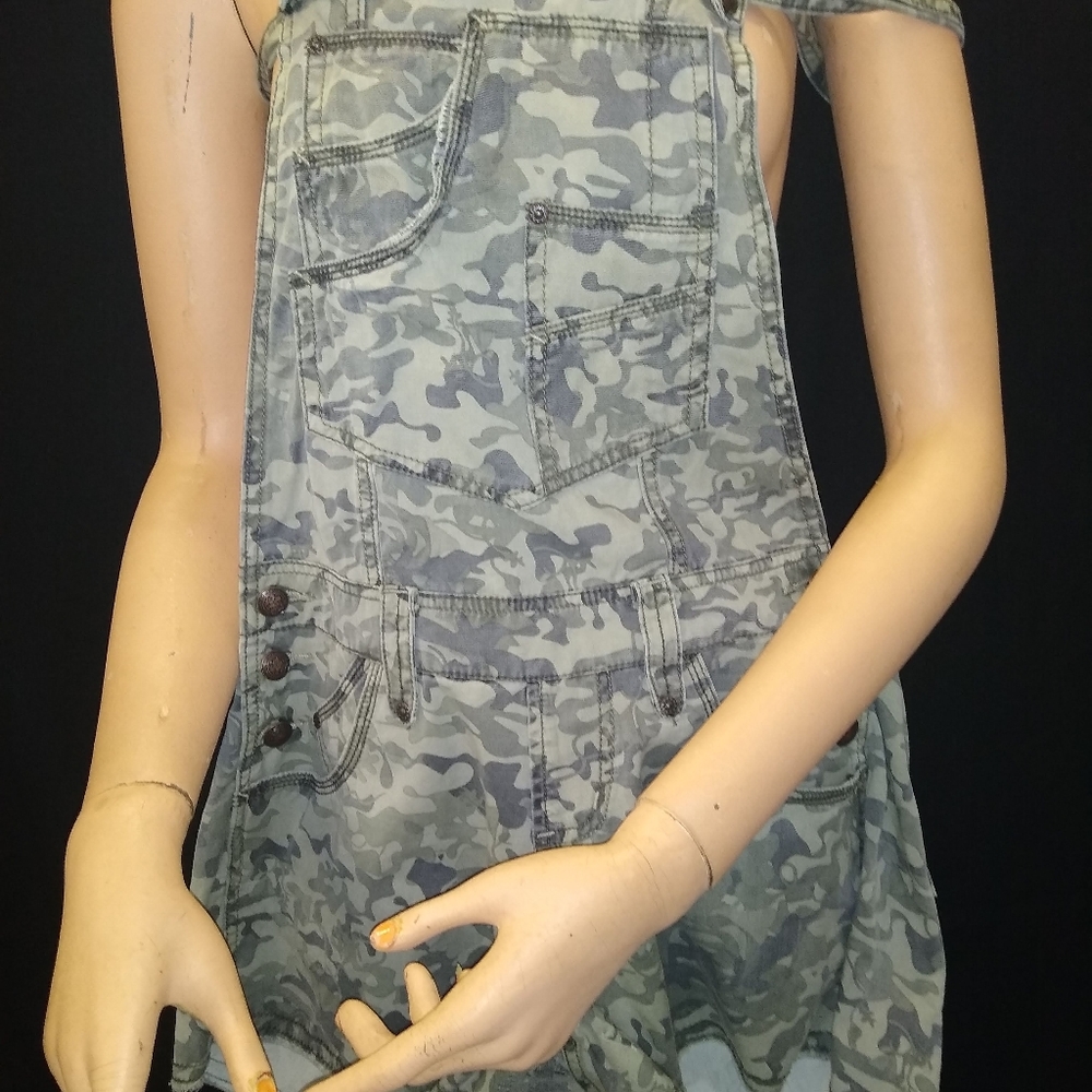 Vintage camouflage overalls bib shorts Junior size 9